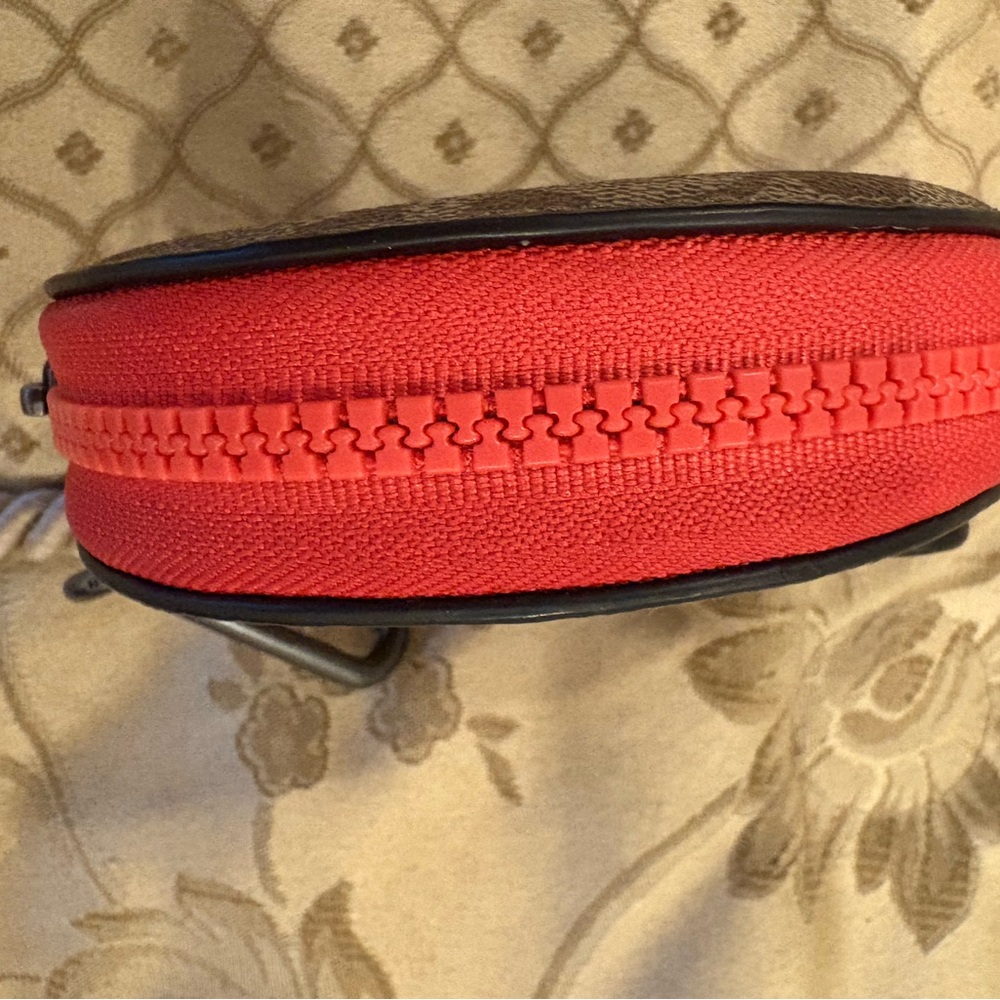 Coach Mini Round Wristlet with Red Trim - Picture 5 of 8